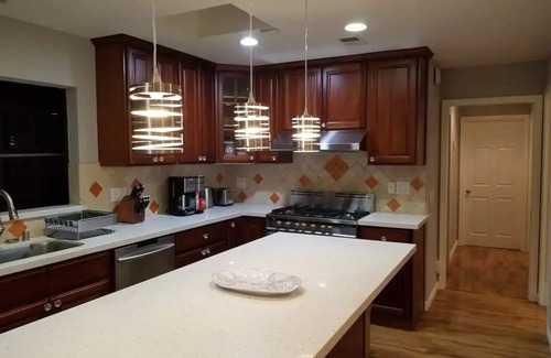 Evergreen Park Condo | A Luxury Urban Getaway Walk to Stanford #2333