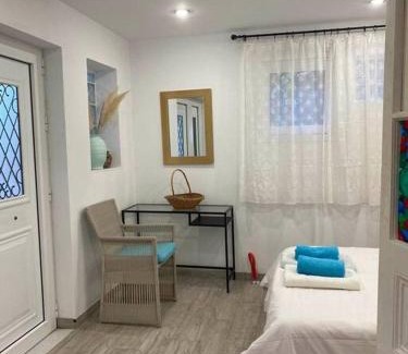 Trapeza House | A modern farmhouse with big garden