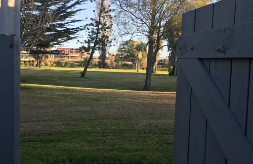 Gisborne House | A modern house close to town and the beach and backs on to a tree lined park