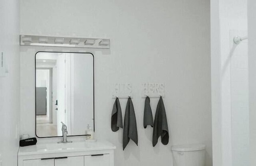 Central Okanagan Other | A Modern Organic Vineyard Escape - 3 Bedrooms