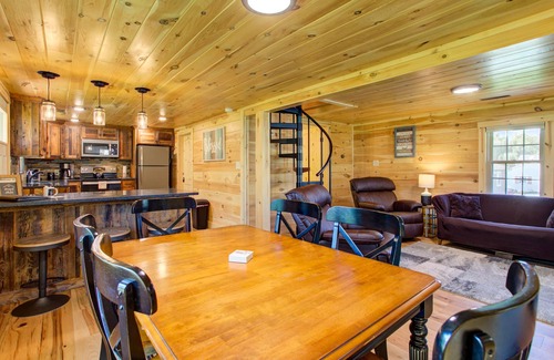 Elizabethtown House | A Modern Rustic Chalet with HOT TUB! Near Hershey, PA