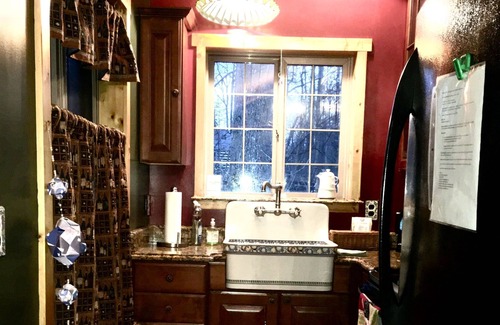 Chester Gap Cottage | A mountain retreat, solitude for singles, a romantic getaway for couples...