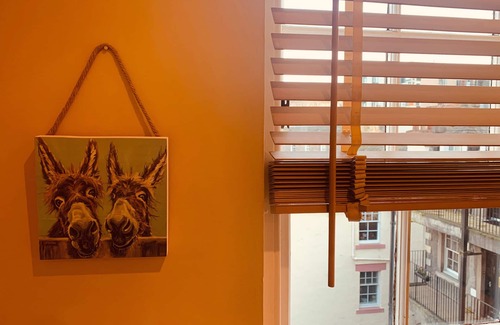 Old Town Apartment | A one-bed apartment located right in the heart of the Grassmarket. Sleeps 4