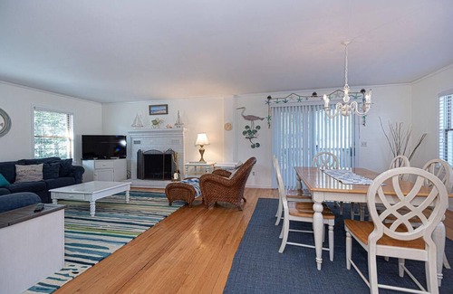 Ocean Pines House | A Pawfect Salty Hideaway-Non Group Rental-4 Bedrooms, 3 Bathrooms, Sleeps 8