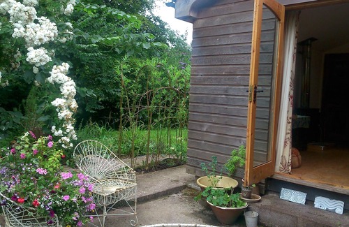 Wray Cottage | A Peaceful Getaway - Family Friends Pet Friendly Ground Floor Cottage.