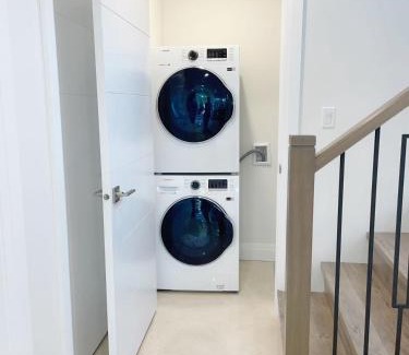 Arbutus Ridge House | A peaceful, quiet second floor room for staying