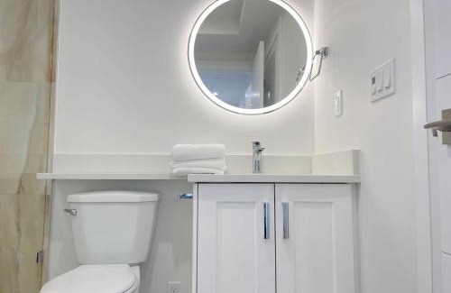 Arbutus Ridge House | A peaceful, quiet second floor room for staying