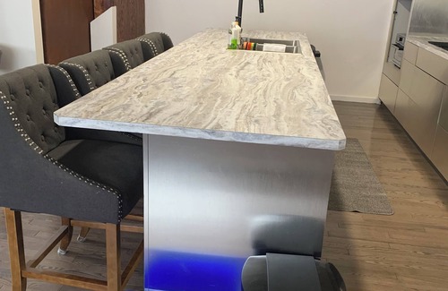 South Lethbridge House | A Peaceful Retreat close to a lake, walking paths, golf, shopping and hospital.