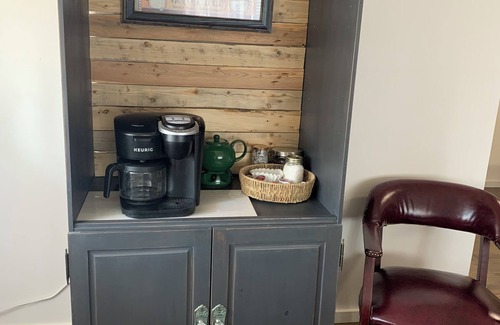 South Lethbridge House | A Peaceful Retreat close to a lake, walking paths, golf, shopping and hospital.