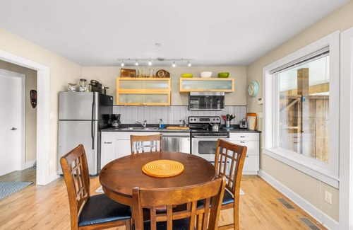 Brentwood Bay Apartment | A Peaceful Suite Stay in Brentwood Bay