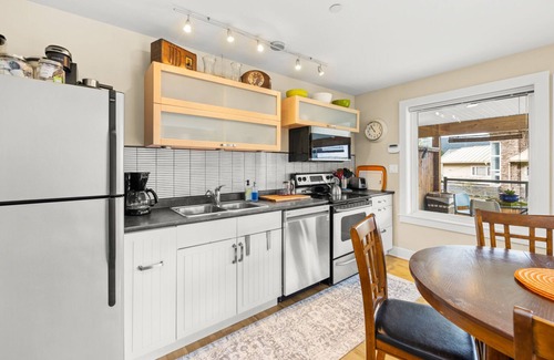Brentwood Bay Apartment | A Peaceful Suite Stay in Brentwood Bay