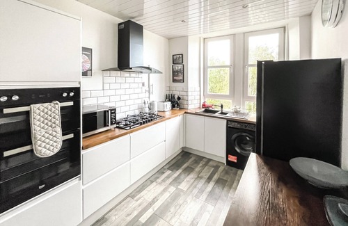 Rothesay Cottage | A perfect island break for friends and family.