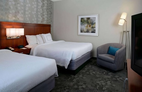 South Kansas City Hotel | A Place You'll Surely Enjoy! 3 Spacious Units, Free Parking, Pets Allowed!