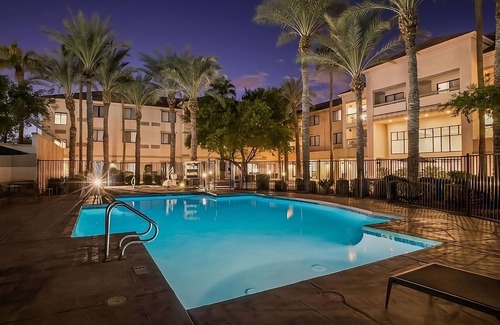 Chandler Apartment | A Place You'll Surely Enjoy! Pool, Pet-friendly! Near Desert Botanical Gardens