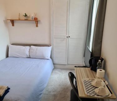 Bournemouth House | A private & beautiful bedroom with shared bathroom in the heart of Bournemouth