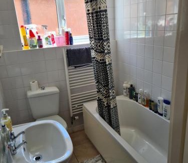 Bournemouth House | A private & beautiful bedroom with shared bathroom in the heart of Bournemouth