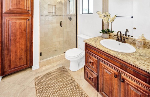 Burbank House | A Quiet and Private Oasis with Amazing Designed and Pool & HotTub for relaxing