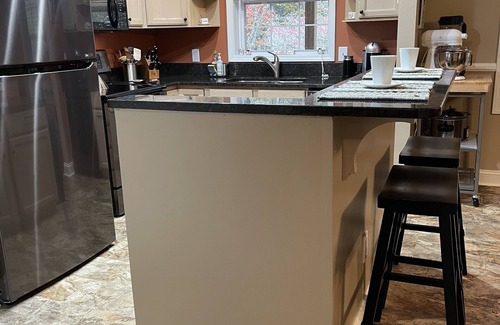 Otto House | A Restful Creekside Getaway