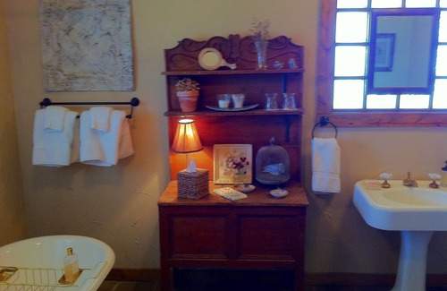 Ennis Other | A Romantic, Family And Pet Friendly Guest House.