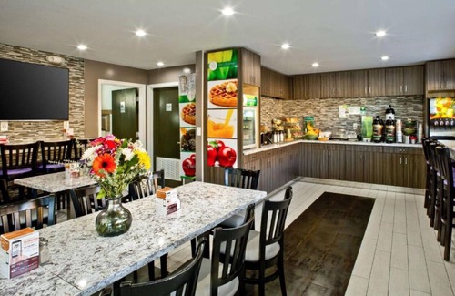 Hayward House | A Room with great value in Hayward