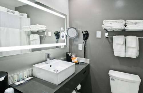 Hayward House | A Room with great value in Hayward