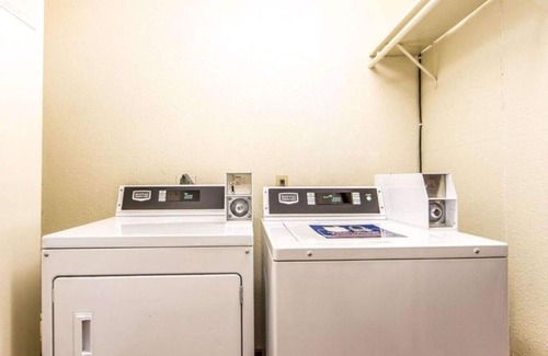 Hayward House | A Room with great value in Hayward