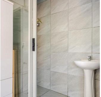 Bloubergstrand Apartment | A Room with private Entrance