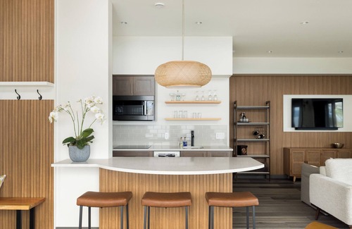 Madeira Park Cottage | A serene waterfront perch! Panoramic sunsets, huge deck with cliff-hung hot tub