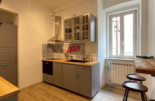 Barriera Vecchia-San Giacomo Apartment | A spacious apartment with full kitchen in the city center!