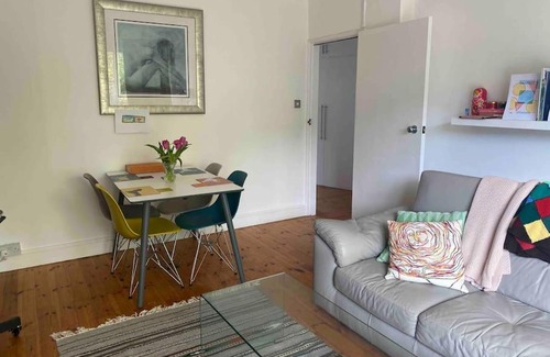 East Putney Apartment | A spacious, comfortable apartment for 4 ppl in London, zone 2