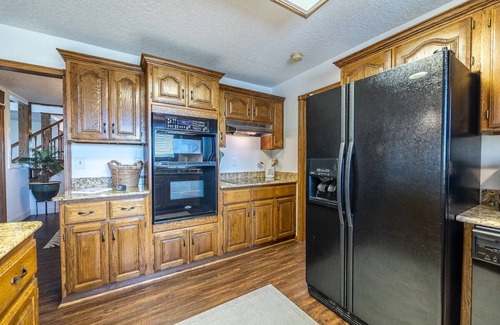 Lebanon Villa | A spacious finely-appointed luxury hideaway, nestled in the Ozark Mountains.