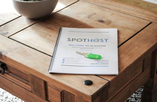 Linthouse Apartment | A Spacious Flat with Character - Private Car Space