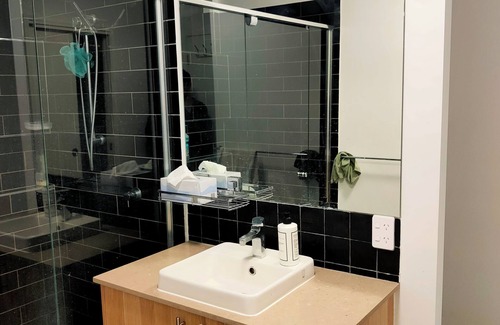 Ripley House | A Spacious room with ensuite