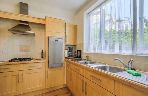 Roundham Apartment | A stunning apartment overlooking Goodrington Beach.