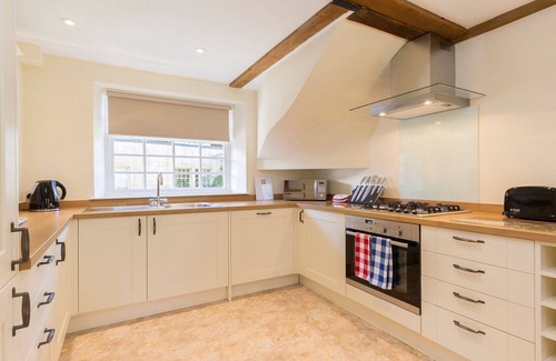 Winchcombe Apartment | A sudeley castle cottage that sleeps 4 guests in 2 bedrooms
