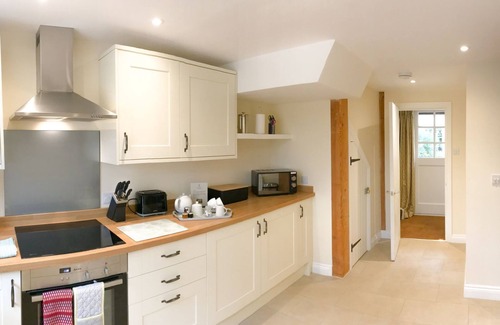 Winchcombe Cottage | A sudeley castle cottage that sleeps 4 guests in 2 bedrooms