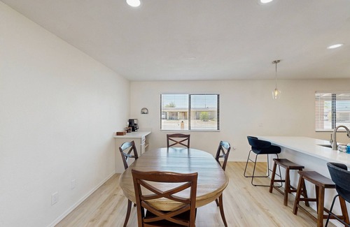 Groves Lincoln Park House | A Sunny Tucson Escape—Close to Davis Monthan AFB, Pima Air Museum and more!
