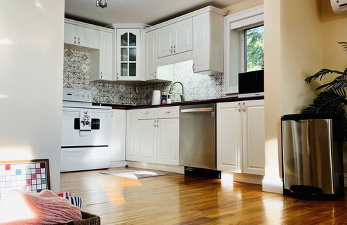 Clifton Royal Apartment | A Sunset Manor