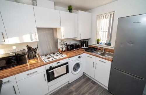 Margam House | A Swansea Getaway - 3 Bedroom Home with Hot Tub