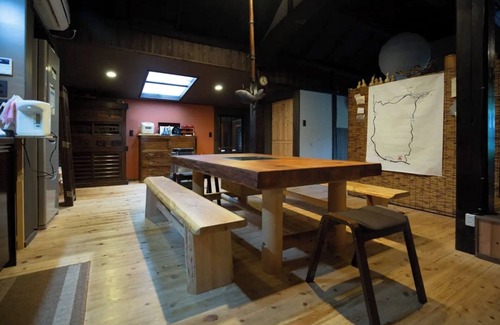 Katsuragi House | A thatchedroof farmhouse nestled in nature at the foot of Mount Koya/Ito-gun Wakayama