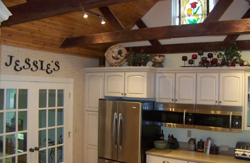 Red Rock House | A Touch of Elegance At Jessie's Guest House