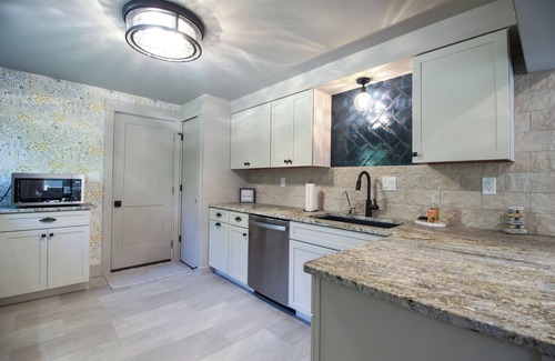 Manhattan House | A Tranquil hideaway near Tuttle Creek Laken