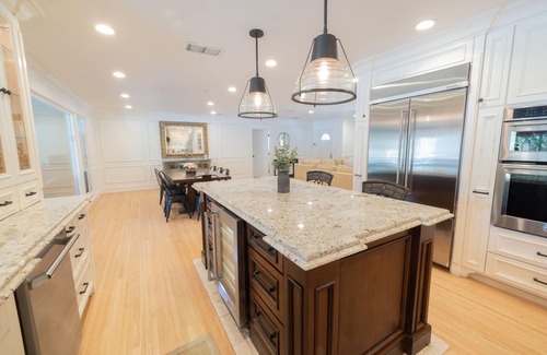 East Whittier House | A Tranquil StayCation w/private pool and jacuzzi