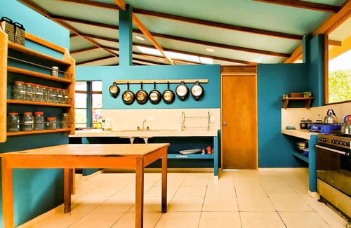 Zapatero House | A tropical wonderland.