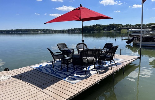 White Pigeon House | A TRUE GEM LOCATED ON KLINGER LAKE! ONLY 2 1/2 Hours from Chicago.