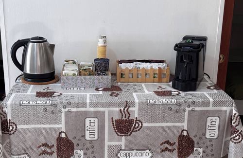 Chiaia House | A un passo dal cuore di Napoli: Rosso Napoli Short Lets