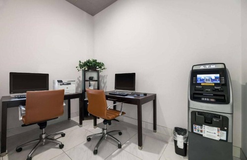 Florida Center House | A Universal Partner Hotel near Orlando theme parks !