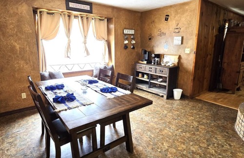 Sulphur House | A Walk in the Park - Located near Platt National Park