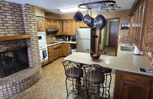 Sulphur House | A Walk in the Park - Located near Platt National Park