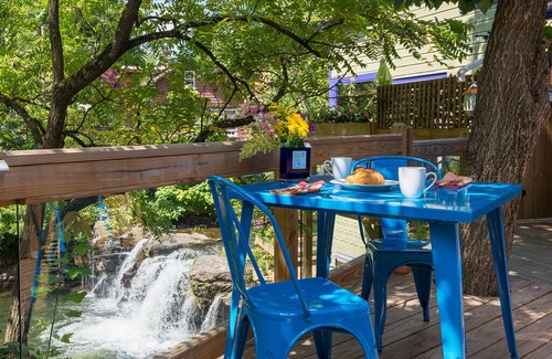 Woodstock Apartment | A Woodstock Waterfall™ Hideaway in the heart of the village ~ no car needed!